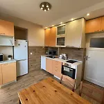 Rio Sunny 2Bdr Apt Near Ndk - Metro - Non-Stop Paid Public Parking