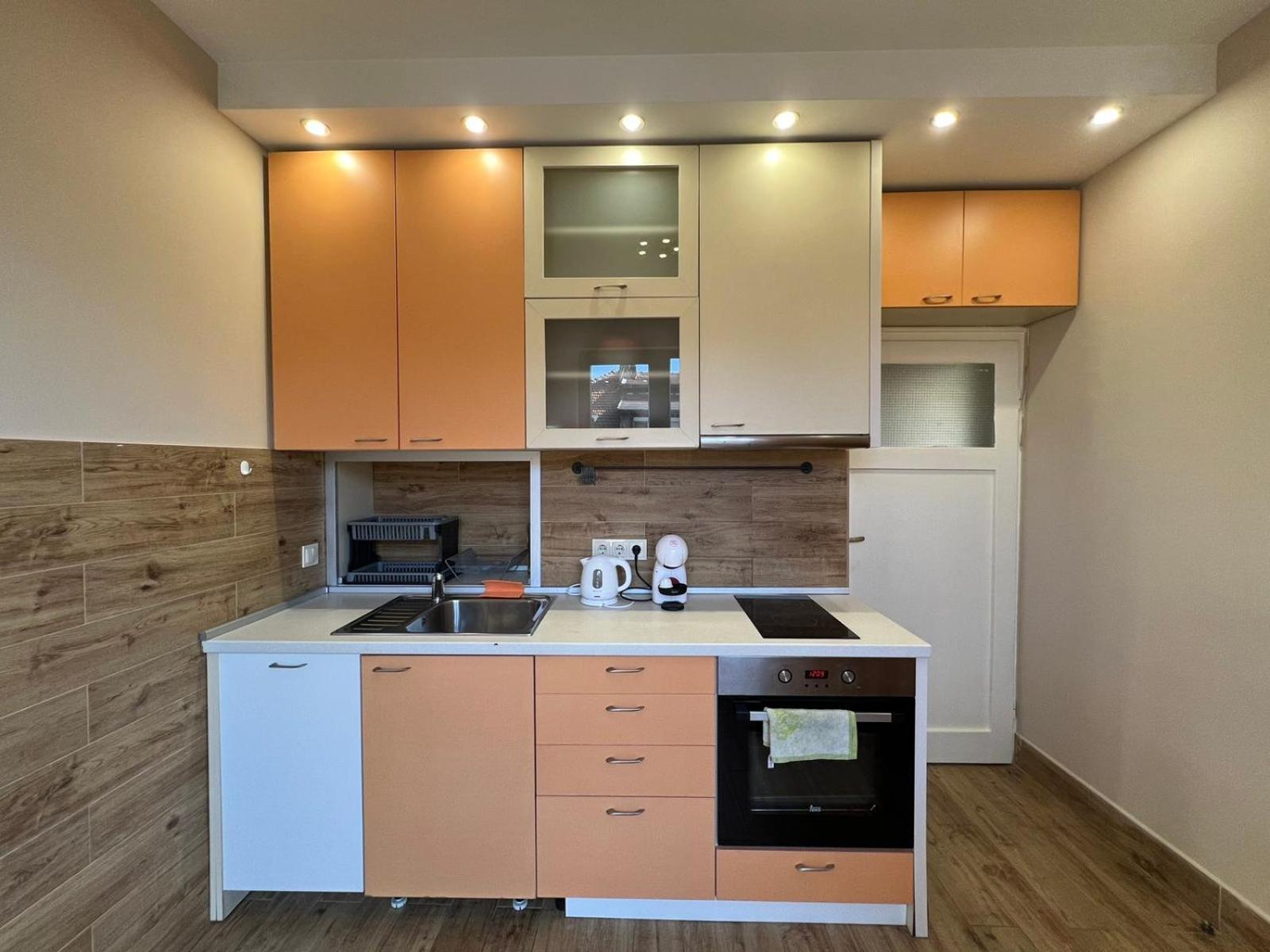 Rio Sunny 2bdr Near Ndk - Metro - Non-stop Paid Public Parking * Sofia