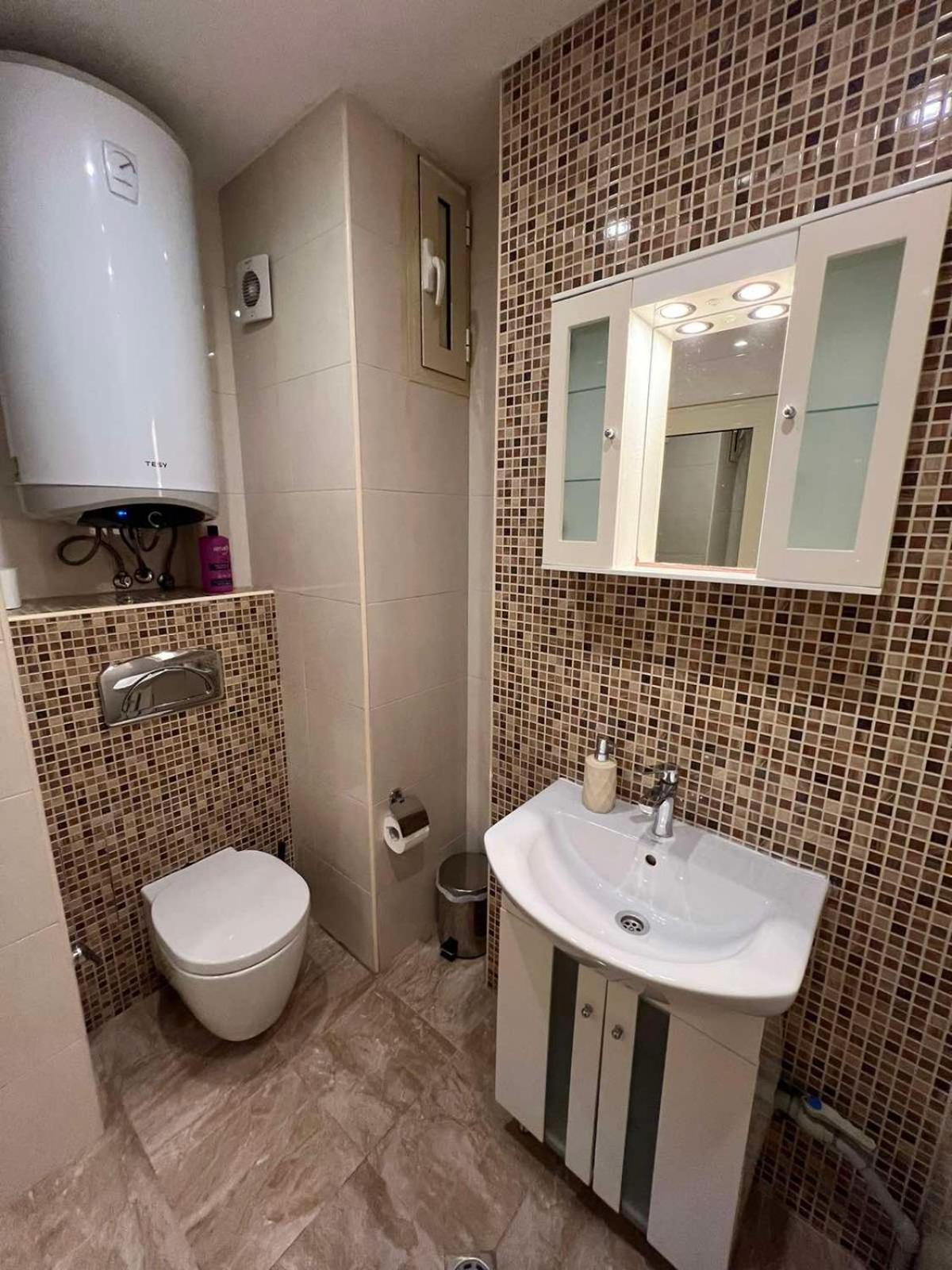 Apartemen Rio Sunny 2bdr Near Ndk - Metro - Non-stop Paid Public Parking Sofia