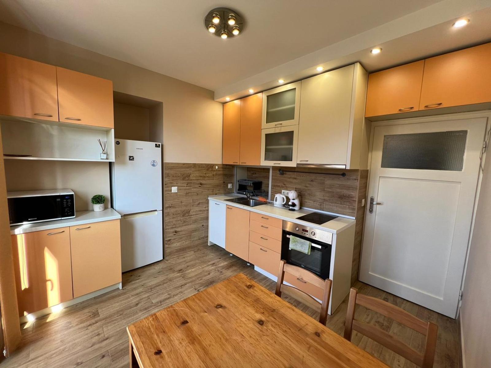 Rio Sunny 2bdr Near Ndk - Metro - Non-stop Paid Public Parking * Sofia