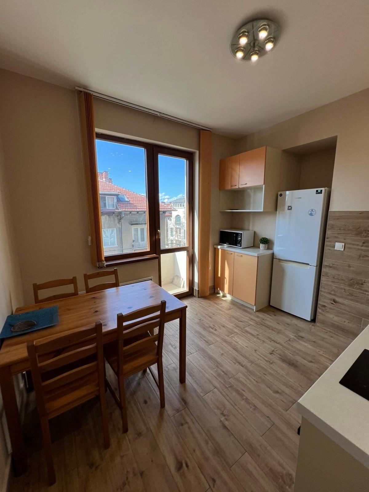 Rio Sunny 2bdr Near Ndk - Metro - Non-stop Paid Public Parking Apartament *